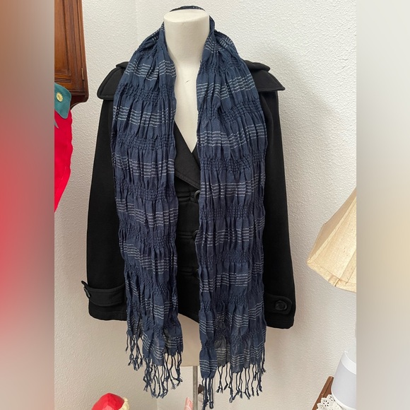 Huge Bunch of Scarves - Picture 10 of 10